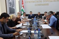 ИНОСТРАННЫЕ ГРАЖДАНЕ, САМОСТОЯТЕЛЬНО ОКАЗЫВАЮЩИЕ ПЛАТНЫЕ УСЛУГИ, БУДУТ ПЛАТИТЬ НАЛОГИ