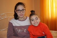ДЕВОЧКАМ НУЖНА НАША ПОМОЩЬ