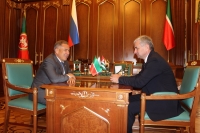 РУСТАМ МИННИХАНОВ: &laquo;ПО МНОГИМ НАПРАВЛЕНИЯМ ТАТАРСТАН МОЖЕТ АКТИВНО СОТРУДНИЧАТЬ С АБХАЗИЕЙ&raquo;