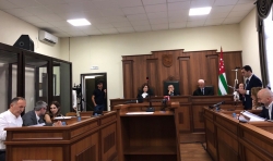 СУД ПРИСТУПИЛ К РАССМОТРЕНИЮ ЗАЯВЛЕНИЯ АЛХАСА КВИЦИНИА ПО СУЩЕСТВУ