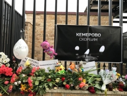 ПРЕЗИДЕНТ РАУЛЬ ХАДЖИМБА ОСТАВИЛ ЗАПИСЬ В ТРАУРНОЙ КНИГЕ В ПОСОЛЬСТВЕ РФ В АБХАЗИИ