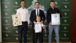 ТИМУР АГРБА ВСТРЕТИЛСЯ С МАЛЕНЬКИМ ЧЕМПИОНОМ