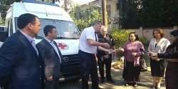 ДВЕ МАШИНЫ СКОРОЙ ПОМОЩИ ОТ ЧЕЧНИ ПЕРЕДАНЫ РАЙОННЫМ БОЛЬНИЦАМ