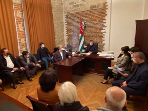 В МИНЗДРАВЕ ПРОШЛО СОВЕЩАНИЕ ПО ВОПРОСАМ ВАКЦИНАЦИИ НАСЕЛЕНИЯ ОТ COVID-19