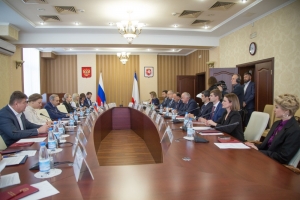 В КРЫМУ НАЧАЛОСЬ ЗАСЕДАНИЕ АБХАЗСКО-КРЫМСКОЙ КОМИССИИ