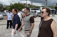 ГЛАВА СУХУМА СОВЕРШИЛ ПЕШУЮ ПРОГУЛКУ ПО НАБЕРЕЖНОЙ ВМЕСТЕ С СЕРГЕЕМ БЕЗРУКОВЫМ