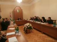 ПРЕЗИДЕНТ ХАДЖИМБА ПОТРЕБОВАЛ КОРЕННОГО УЛУЧШЕНИЯ СИТУАЦИИ В ХЛЕБНОЙ  ОТРАСЛИ
