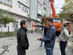 СТОЛИЧНЫЕ КОММУНАЛЬНЫЕ СЛУЖБЫ ПРОДОЛЖАЮТ РАБОТУ В УСИЛЕННОМ РЕЖИМЕ