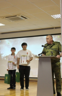 ШКОЛЬНИКОВ НАГРАДИЛИ ЗА СПАСЕНИЕ УТОПАЮЩЕГО