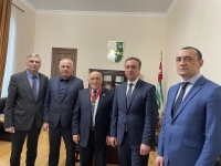 ЧЛЕНЫ КАБИНЕТА МИНИСТРОВ ПОЗДРАВИЛИ СПИКЕРА ПАРЛАМЕНТА РА ВАЛЕРИЯ КВАРЧИЯ С ДНЁМ РОЖДЕНИЯ.