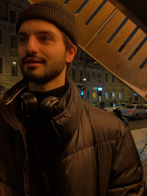 ТИГРАН ГОЛОВОРЯН ПРОХОДИТ ПРОФЕССИОНАЛЬНУЮ СТАЖИРОВКУ В ТЕАТРЕ ИМ. Е. ВАХТАНГОВА