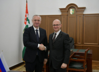 ПРЕЗИДЕНТ АБХАЗИИ ВСТРЕТИЛСЯ С СЕРГЕЕМ КИРИЕНКО