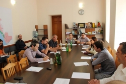 В  СУХУМСКОМ ГОРОДСКОМ СОБРАНИИ ОБСУДИЛИ ПУТИ РАЗВИТИЯ ТУРИЗМА В СТОЛИЦЕ