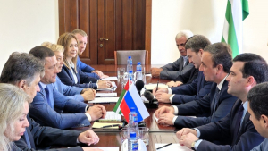ВСТРЕЧА ПРЕМЬЕР-МИНИСТРА АБХАЗИИ И ГУБЕРНАТОРА ПСКОВСКОЙ ОБЛАСТИ