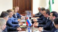 ВСТРЕЧА ПРЕМЬЕР-МИНИСТРА АБХАЗИИ И ГУБЕРНАТОРА ПСКОВСКОЙ ОБЛАСТИ
