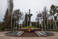 В СУХУМЕ ПОЧТИЛИ ПАМЯТЬ ВОИНОВ, ПОГИБШИХ В МАРТОВСКОМ НАСТУПЛЕНИИ