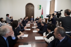 ВАЛЕРИЙ БГАНБА ПОБЛАГОДАРИЛ ЧЛЕНОВ ПРАВИТЕЛЬСТВА ЗА СОВМЕСТНУЮ РАБОТУ