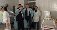 В РЕСПУБЛИКАНСКОЙ БОЛЬНИЦЕ ВВЕЛИ В ЭКСПЛУАТАЦИЮ ТРИ НОВЫХ АППАРАТА "ИСКУССТВЕННАЯ ПОЧКА"