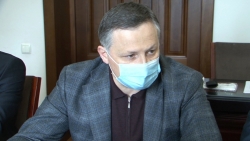 БЕСЛАН ЭШБА ПОДДЕРЖИВАЕТ ПОЭТАПНОЕ НАЧАЛО ОБРАЗОВАТЕЛЬНОГО ПРОЦЕССА В ШКОЛАХ