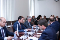 ГЕННАДИЙ ГАГУЛИЯ ПОРУЧИЛ РАЗРАБОТАТЬ ПЛАН ПО УСТАНОВКЕ КАССО-ВЫХ АППАРАТОВ В ТОРГОВЫХ ТОЧКАХ АБХАЗИИ