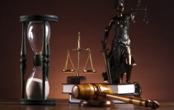 В ТЕЧЕНИЕ 10 ДНЕЙ ВЕРХОВНЫЙ СУД ДОЛЖЕН РАССМОТРЕТЬ ЖАЛОБУ КВИЦИНИА НА РЕШЕНИЕ ЦЕНТРИЗБИРКОМА