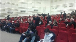 В ЗДАНИИ КАБИНЕТА МИНИСТРОВ ПРОХОДИТ СОБРАНИЕ СТОРОННИКОВ ПРЕЗИДЕНТА РАУЛЯ ХАДЖИМБА