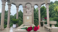 ЦЕРЕМОНИЯ ВОЗЛОЖЕНИЯ ЦВЕТОВ К МЕМОРИАЛУ ВТОРОГО ПРЕЗИДЕНТА АБХАЗИИ СЕРГЕЯ БАГАПШ