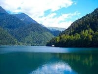 РАБОТЫ ПО БЛАГОУСТРОЙСТВУ РИЦИНСКОГО ПАРКА БУДУТ ПРОДОЛЖЕНЫ