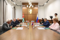 БАДРА ГУНБА ПРИНЯЛ ДЕЛЕГАЦИЮ ИЗ САМАРЫ