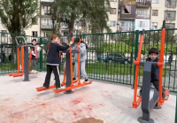 В СУХУМЕ ЗАВЕРШАЕТСЯ СТРОИТЕЛЬСТВО НОВОЙ СПОРТПЛОЩАДКИ