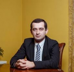 ЛАША САКАНИЯ ЗАЯВИЛ ОБ УХОДЕ В ОТСТАВКУ С ПОСТА СОВЕТНИКА ПРЕЗИДЕНТА