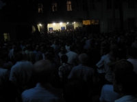 МИТИНГУЮЩИЕ У ЗДАНИЯ МВД СТАЛИ РАСХОДИТЬСЯ
