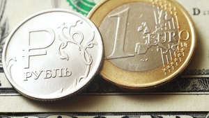 ДОЛЛАР И ЕВРО ОБНОВИЛИ МАКСИМУМЫ С МАРТА 2016 ГОДА