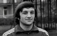 40 ЛЕТ НАЗАД ТРАГИЧЕСКИ ПОГИБ ИГРОК СБОРНОЙ СССР ВИТАЛИЙ ДАРАСЕЛИЯ
