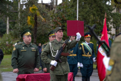 НА ВЕРНОСТЬ РОДИНЕ