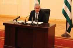 РАУЛЬ ХАДЖИМБА СЧИТАЕТ, ЧТО ЖЕНЕВСКИЕ ДИСКУССИИ НЕ ДАЮТ НИЧЕГО ПОЛОЖИТЕЛЬНОГО АБХАЗИИ