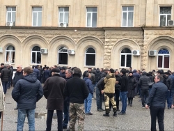 ВСЕ ПРОПАВШИЕ ПОСЛЕ ШТУРМА АТРИБУТЫ ПРЕЗИДЕНТСКОЙ ВЛАСТИ УДАЛОСЬ НАЙТИ И ВЕРНУТЬ В ЗДАНИЕ АДМИНИСТРАЦИИ ПРЕЗИДЕНТА