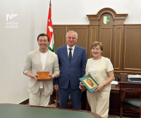 ПРЕЗИДЕНТ АБХАЗИИ ПРИНЯЛ СЕРГЕЯ БЕЗРУКОВА