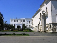 ДИРЕКЦИЯ И ХУДСОВЕТ АБХАЗСКОГО ДРАМТЕАТРА ОБВИНЯЮТ ВАЛЕРИЯ КОВЕ В СРЫВЕ ОФИЦИАЛЬНОГО  ГРАФИКА СПЕКТАКЛЕЙ И РЕПЕТИЦИЙ
