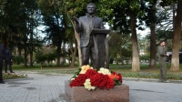 В СУХУМЕ ОТКРЫЛИ ПАМЯТНИКА ТАРАСУ ШАМБА