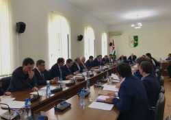 ПАРЛАМЕНТ АБХАЗИИ ПОДДЕРЖИВАЕТ ОБРАЩЕНИЕ ГОСУДУМЫ РФ К ГЕНАССАМБЛЕЕ ООН ОБ УГРОЗЕ МИРУ И СТАБИЛЬНОСТИ В ЕВРОПЕ, ИСХОДЯЩЕЙ ОТ УКРАИНЫ