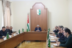 ХАДЖИМБА ТРЕБУЕТ ПРИНЯТИЯ ВСЕХ НЕОБХОДИМЫХ МЕР ПО ОБЕСПЕЧЕНИЯ БЕСПРЕПЯТСТВЕННОГО ЭКСПОРТА ЦИТРУСОВЫХ ЧЕРЕЗ АБХАЗО-РОССИЙСКУЮ ГРАНИЦУ