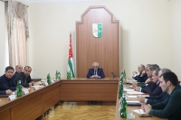 ХАДЖИМБА ТРЕБУЕТ ПРИНЯТИЯ ВСЕХ НЕОБХОДИМЫХ МЕР ПО ОБЕСПЕЧЕНИЯ БЕСПРЕПЯТСТВЕННОГО ЭКСПОРТА ЦИТРУСОВЫХ ЧЕРЕЗ АБХАЗО-РОССИЙСКУЮ ГРАНИЦУ