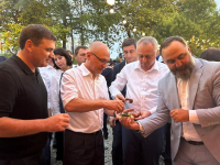БАДРА ГУНБА И СЕРГЕЙ КИРИЕНКО ПОСЕТИЛИ ФЕСТИВАЛЬ НАЦИОНАЛЬНОЙ КУХНИ
