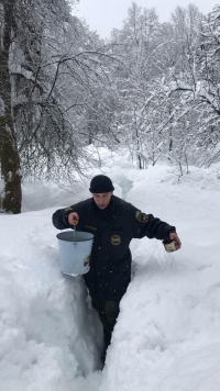 СОТРУДНИКИ МЧС ОКАЗЫВАЮТ ПОМОЩЬ ЖИТЕЛЯМ ПСХУ