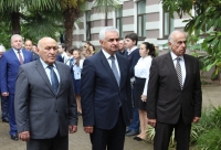 РУКОВОДИТЕЛИ АБХАЗИИ ВОЗЛОЖИЛИ ЦВЕТЫ К МОГИЛЕ ЮРИЯ ВОРОНОВА