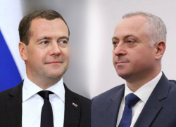 ДМИТРИЙ МЕДВЕДЕВ ПОЗДРАВИЛ ПРЕЗИДЕНТА АБХАЗИИ С ДНЕМ ПОБЕДЫ И НЕЗАВИСИМОСТИ