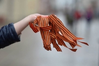 SPUTNIK ВРУЧИТ ГЕОРГИЕВСКИЕ ЛЕНТОЧКИ В ПАМЯТЬ О ВЕЛИКОЙ ПОБЕДЕ