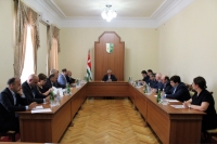 РАУЛЬ ХАДЖИМБА  ВСТРЕТИЛСЯ  С ПРЕДСТАВИТЕЛЯМИ КРУПНОГО БИЗНЕСА РЕСПУБЛИКИ