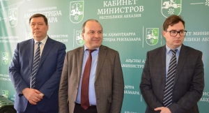 ЦАХНАКИЯ О ПУНКТАХ ВЫДАЧИ ПОЛИСОВ ОМС: ТРИ МЕСЯЦА НА ОТКРЫТИЕ
